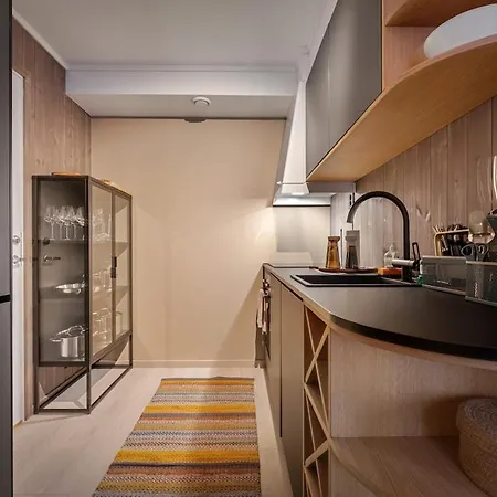 Cozy And Modern In 아파트 *